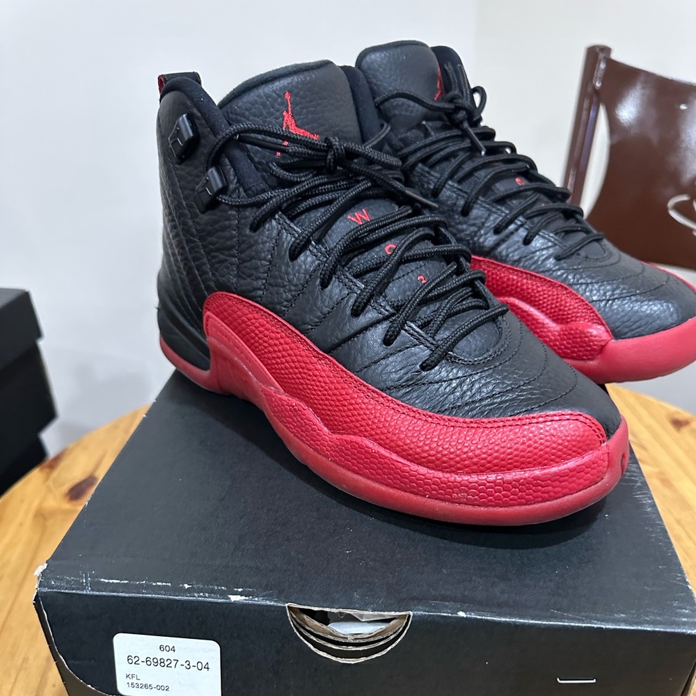 Jordan Retro 12 size 5.5y/women’s 7